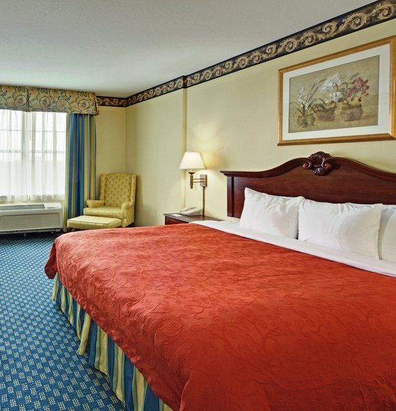 Country & By Radisson, Tampa-brandon, Fl Heartland