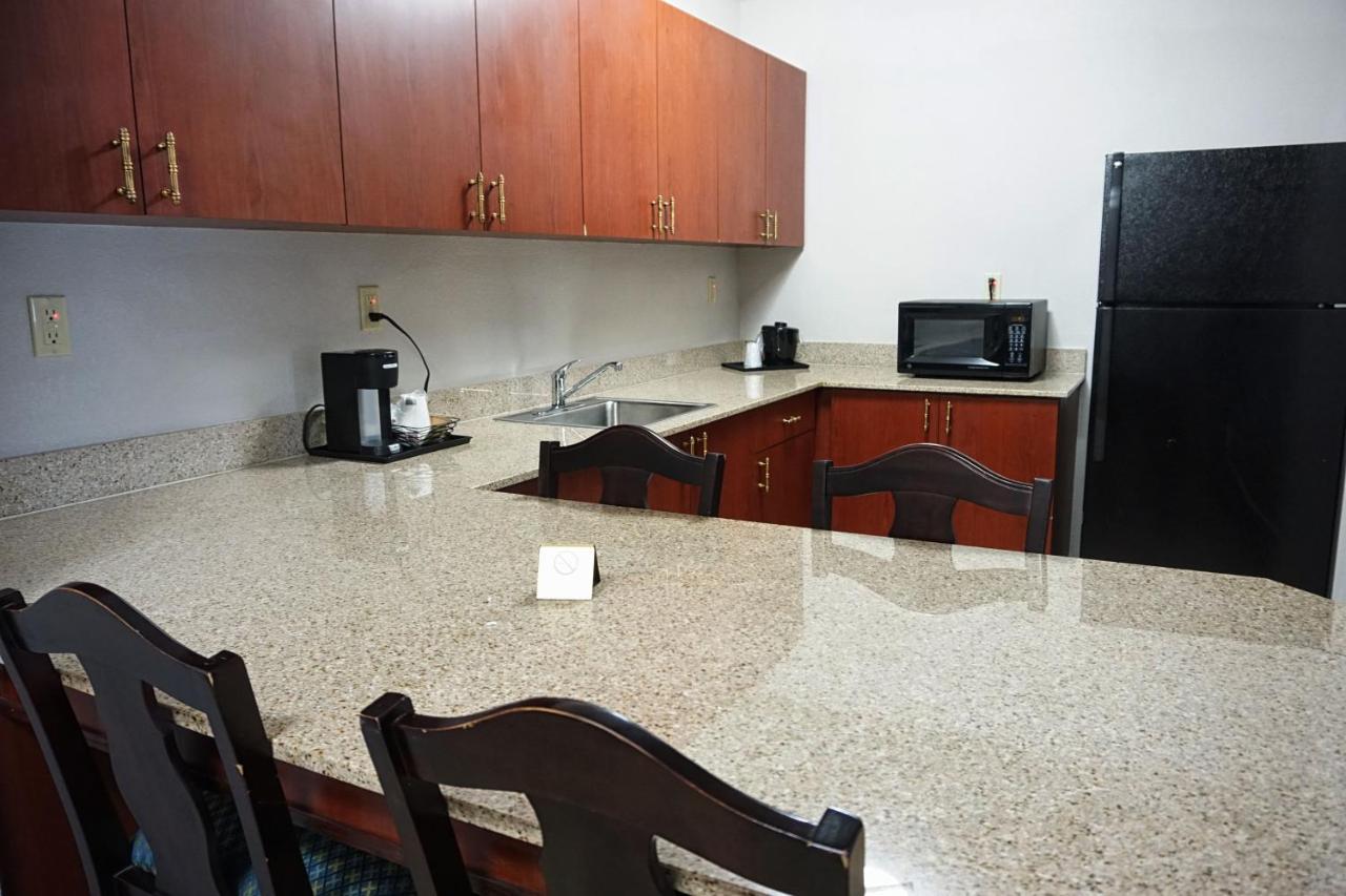 Country & By Radisson, Tampa-brandon, Fl 3* Heartland